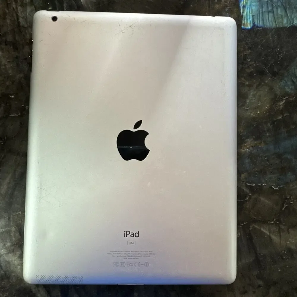 Apple iPad 2 A1395 16GB Wi-Fi 9.7in Silver Tested Working